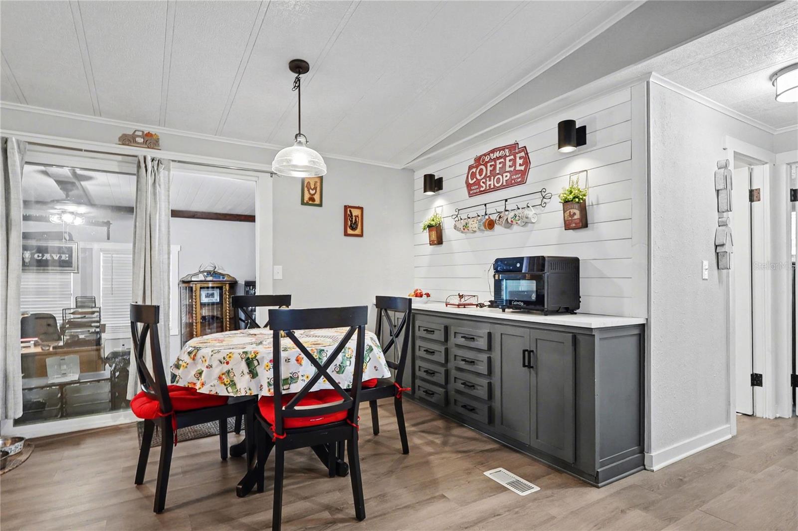 Image 8 of 22 For 2055 Floral Avenue 322