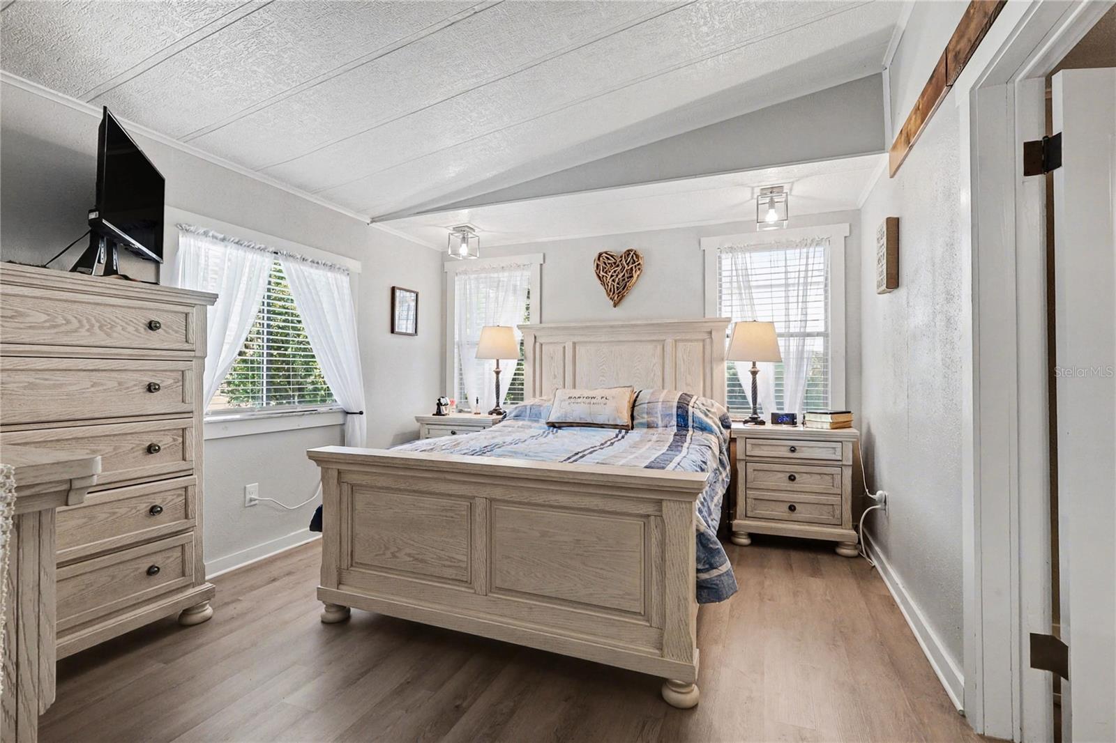 Image 9 of 22 For 2055 Floral Avenue 322