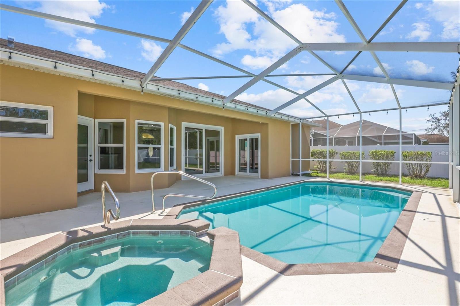 Image 20 of 73 For 15281 Burbank Drive