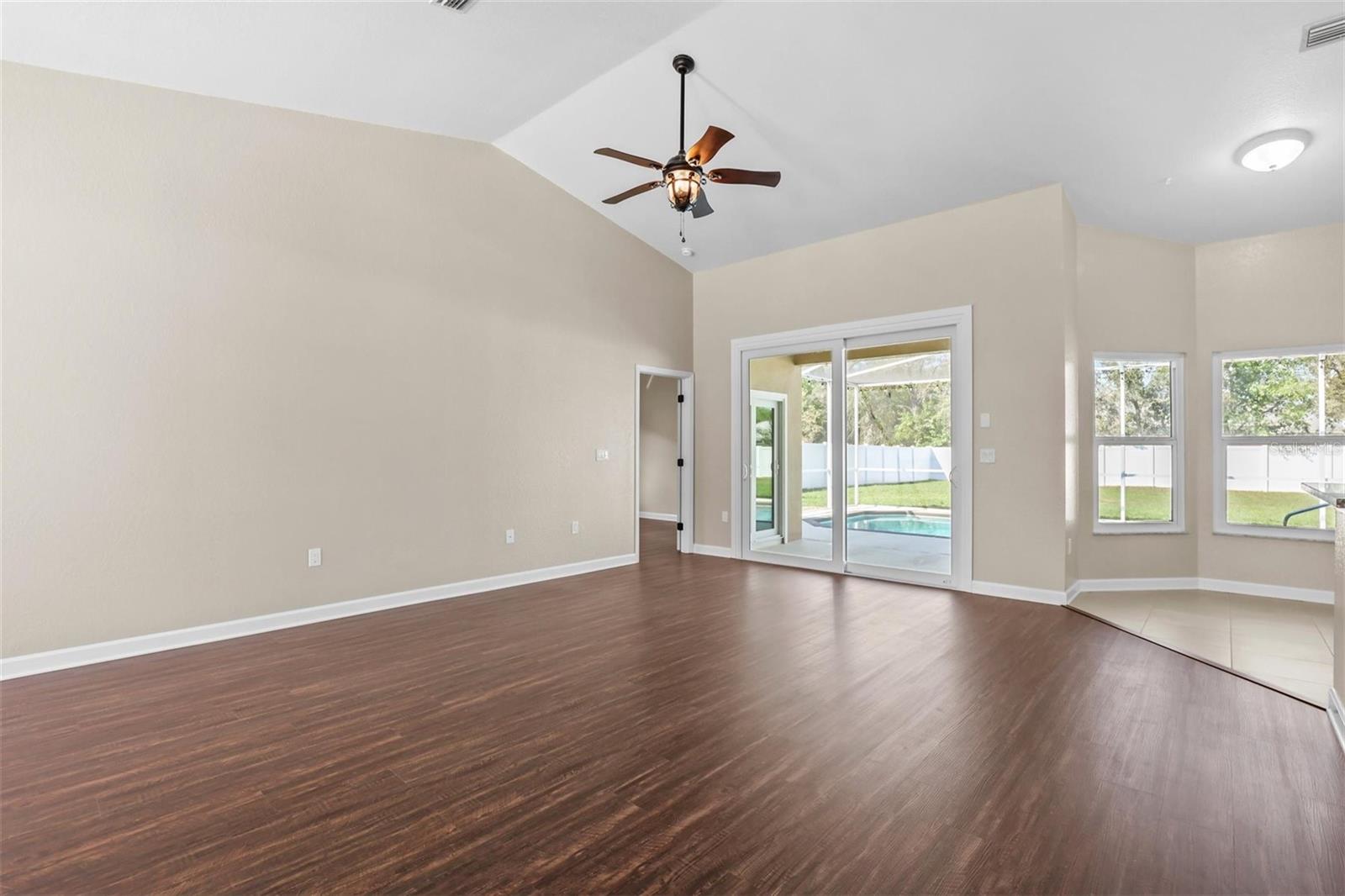 Image 23 of 73 For 15281 Burbank Drive