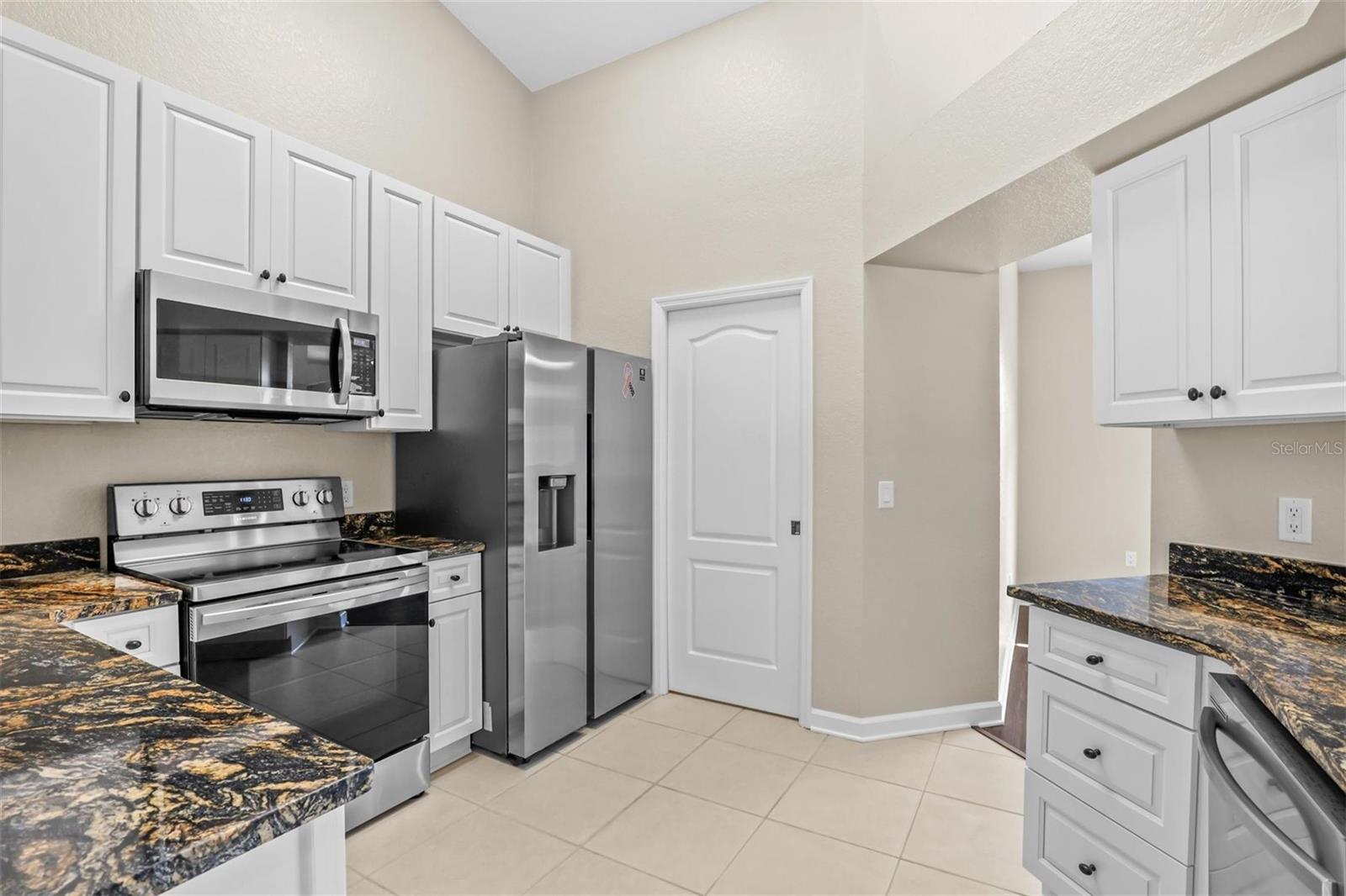 Image 27 of 73 For 15281 Burbank Drive