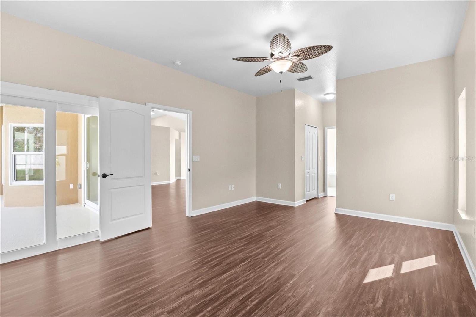 Image 35 of 73 For 15281 Burbank Drive