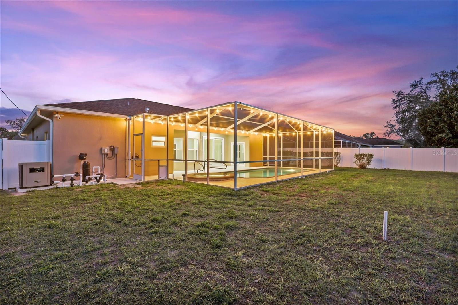 Image 6 of 73 For 15281 Burbank Drive