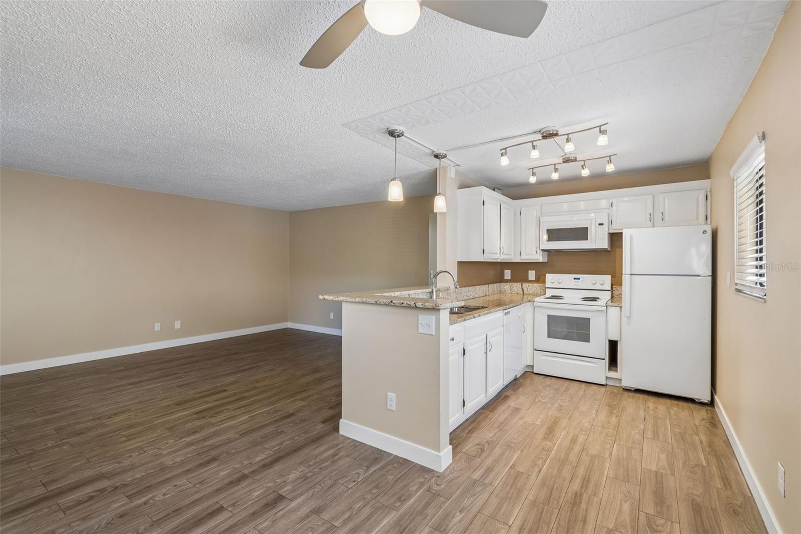 Image 14 of 100 For 3300 Fox Chase Circle N 202