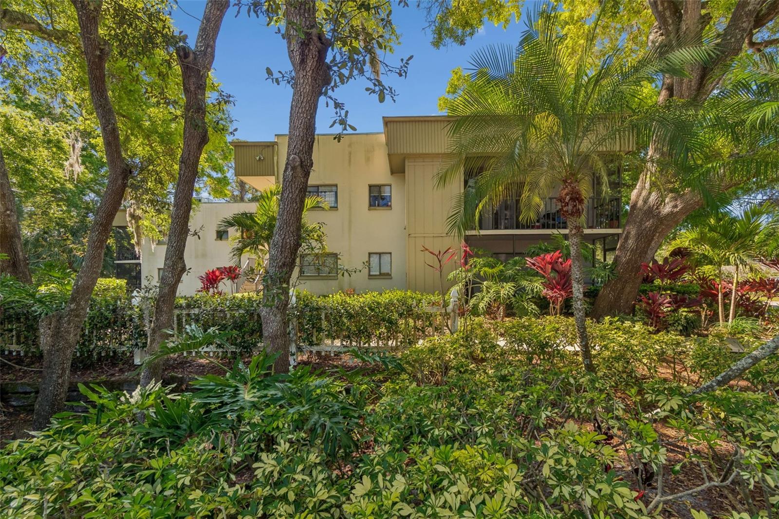 Image 4 of 100 For 3300 Fox Chase Circle N 202