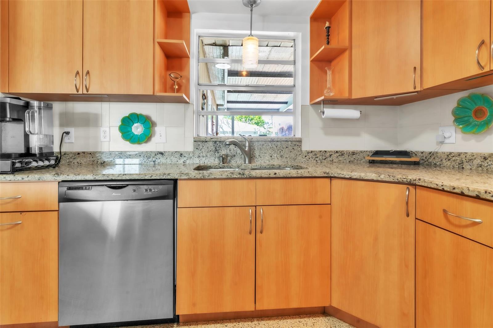 Image 12 of 35 For 4101 Yardley Avenue N