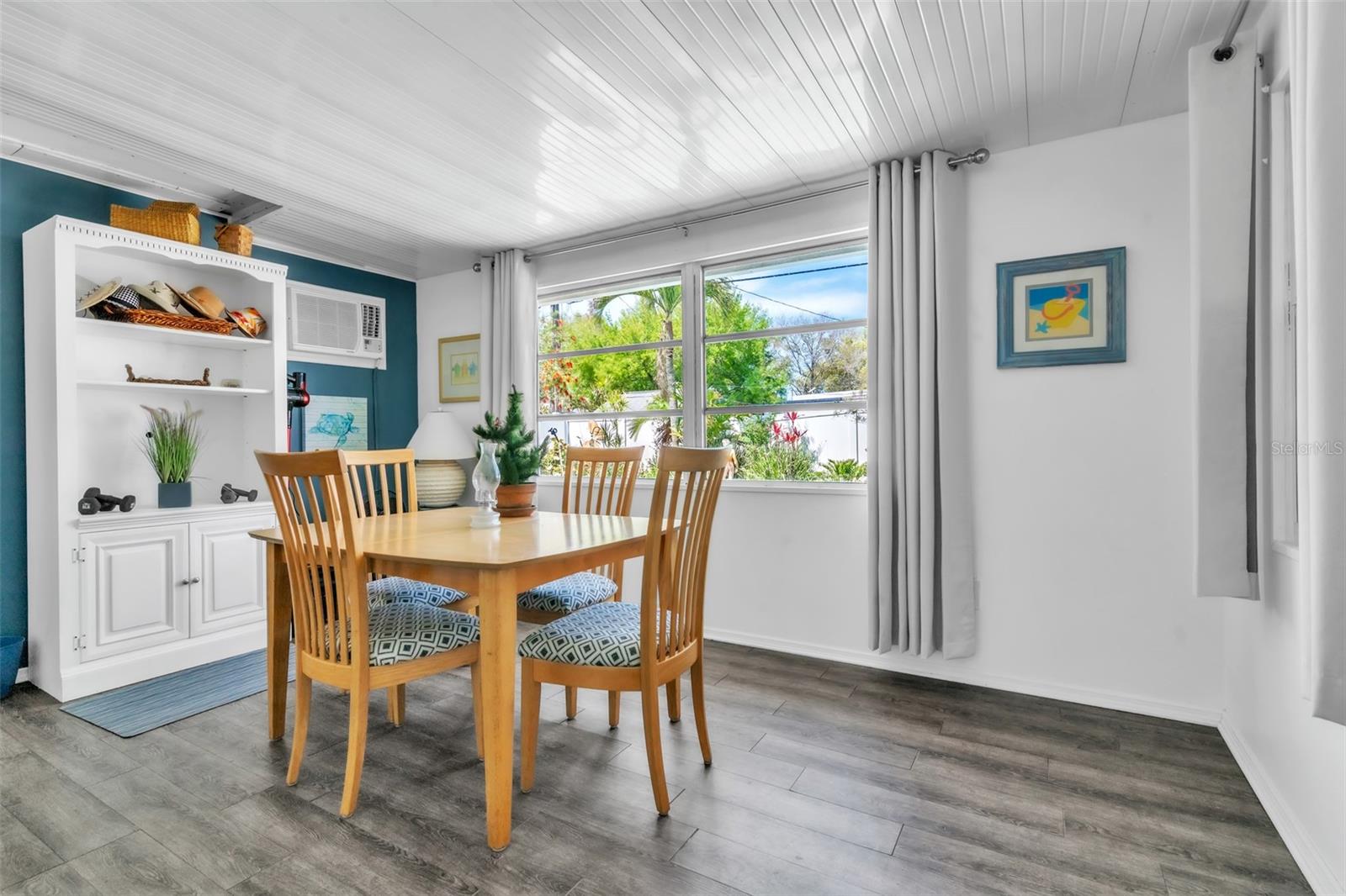 Image 14 of 35 For 4101 Yardley Avenue N