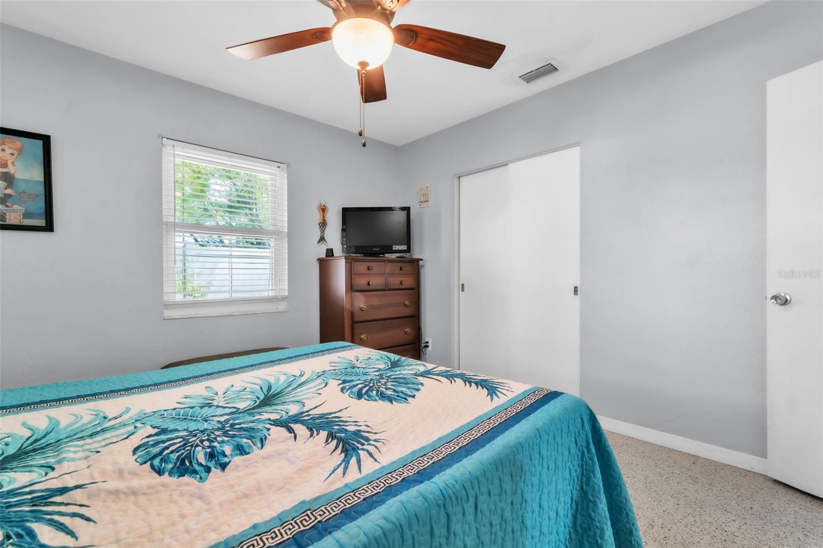 Image 20 of 35 For 4101 Yardley Avenue N