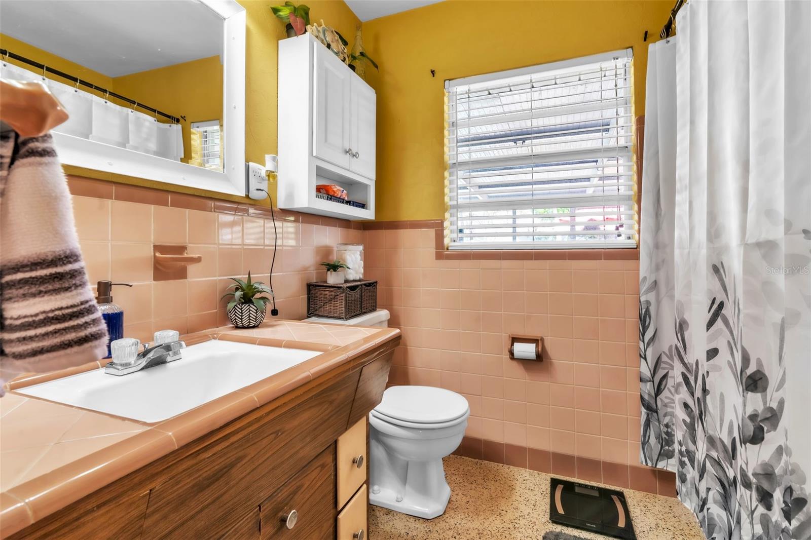 Image 21 of 35 For 4101 Yardley Avenue N