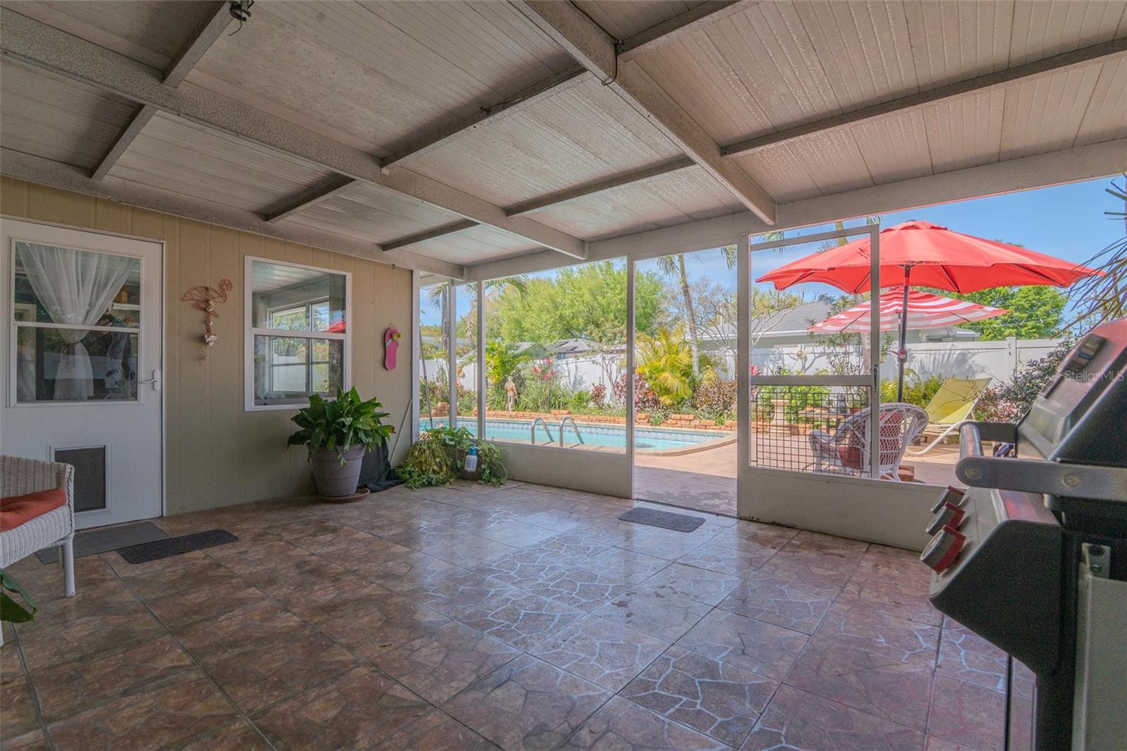 Image 23 of 35 For 4101 Yardley Avenue N