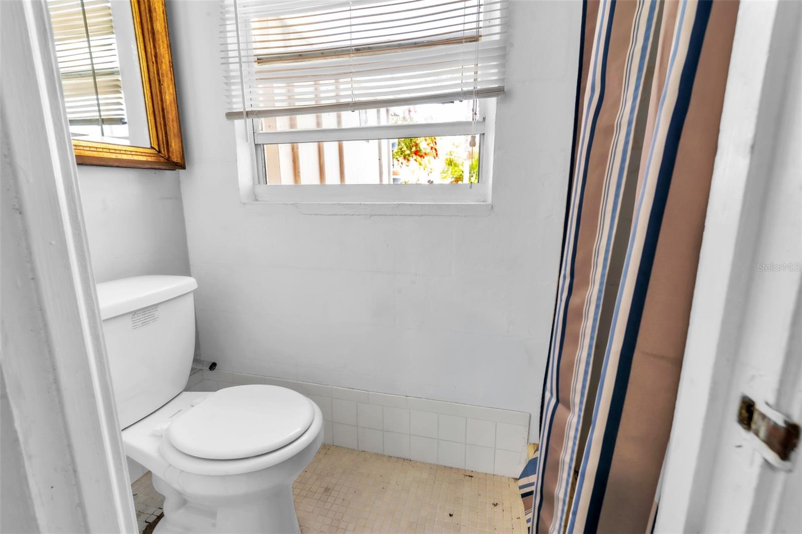 Image 26 of 35 For 4101 Yardley Avenue N