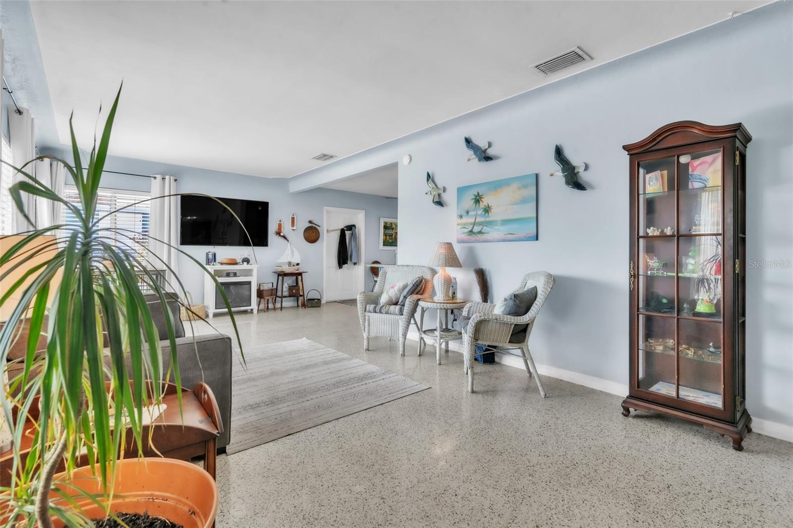 Image 6 of 35 For 4101 Yardley Avenue N