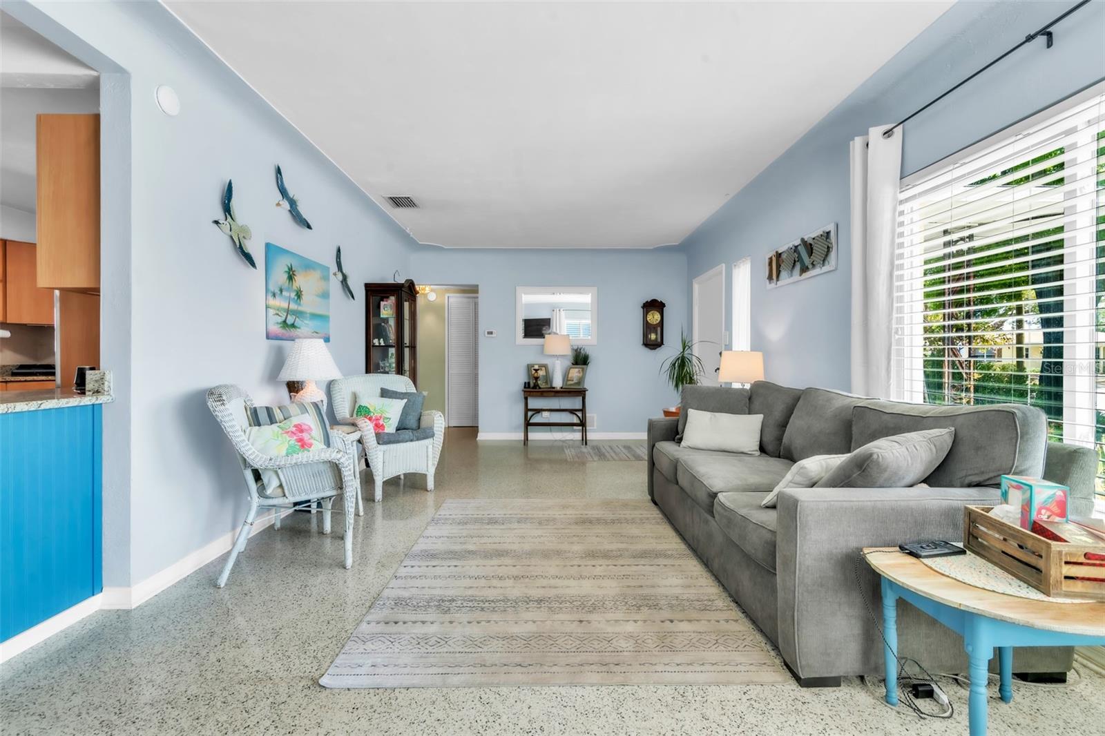 Image 8 of 35 For 4101 Yardley Avenue N