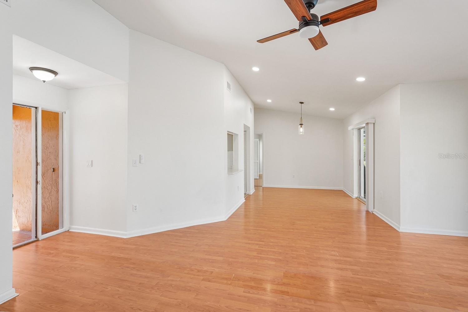 Image 11 of 69 For 3323 Meadow Run Circle