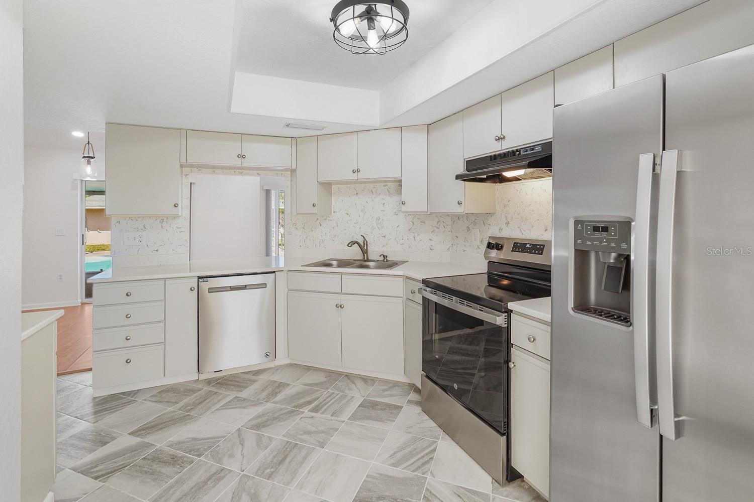 Image 16 of 69 For 3323 Meadow Run Circle