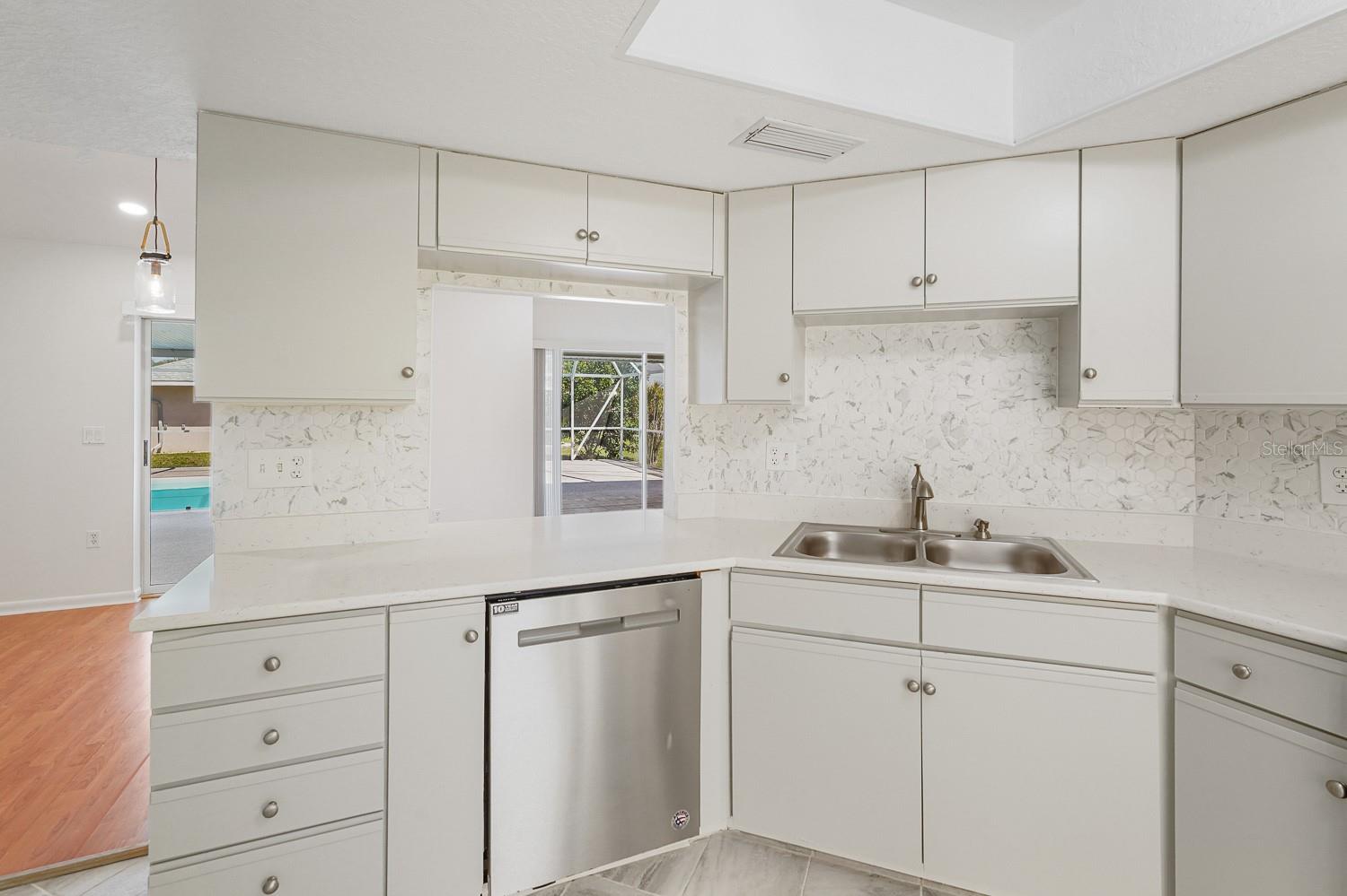 Image 19 of 69 For 3323 Meadow Run Circle