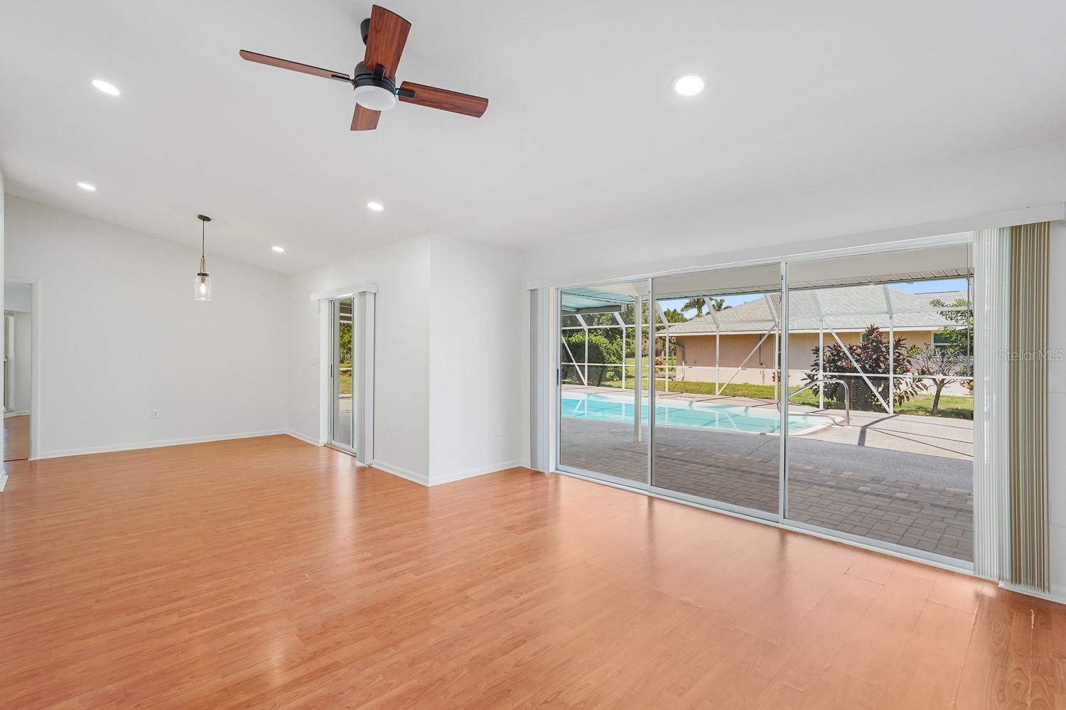 Image 3 of 69 For 3323 Meadow Run Circle