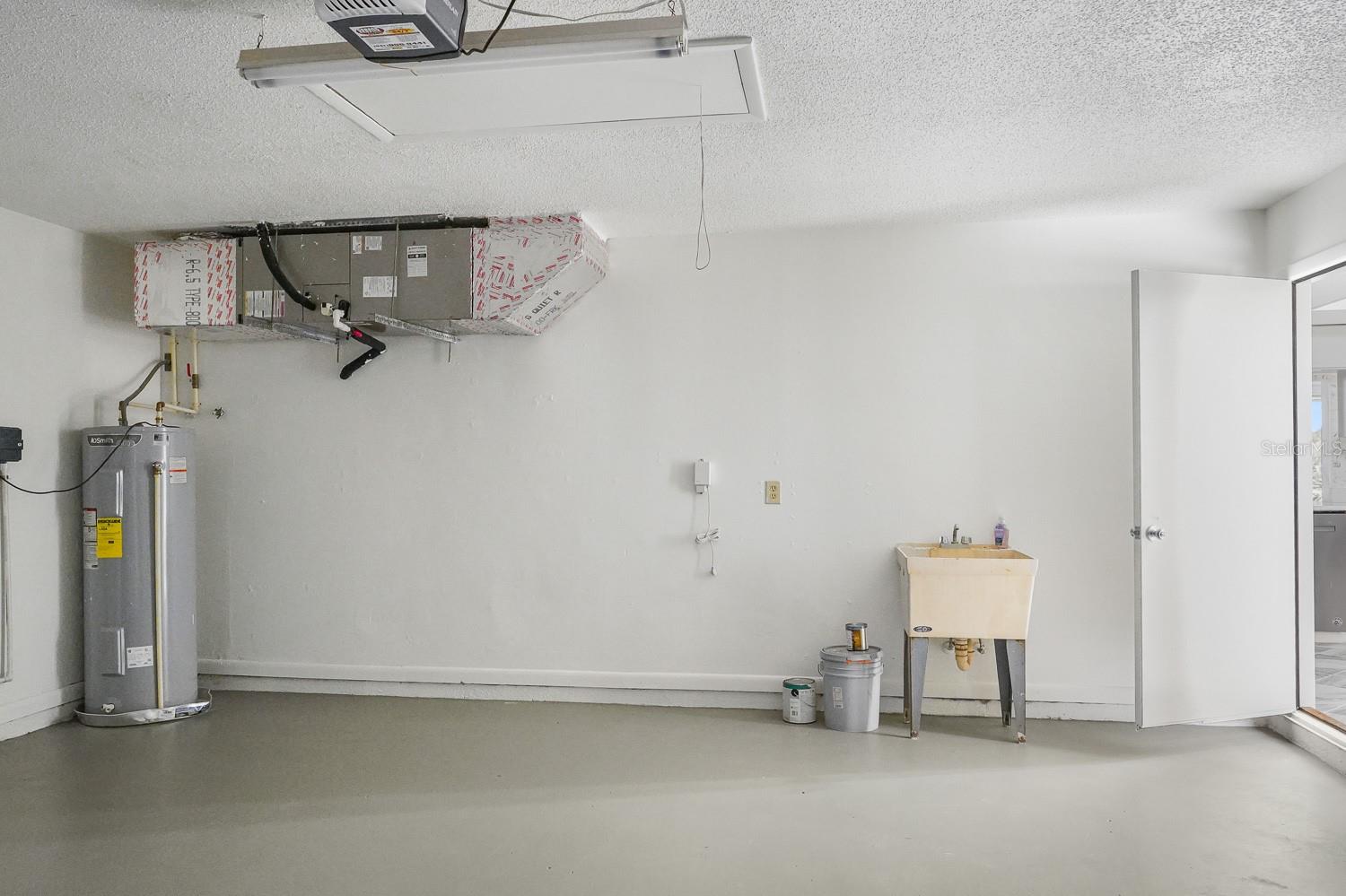 Image 47 of 69 For 3323 Meadow Run Circle