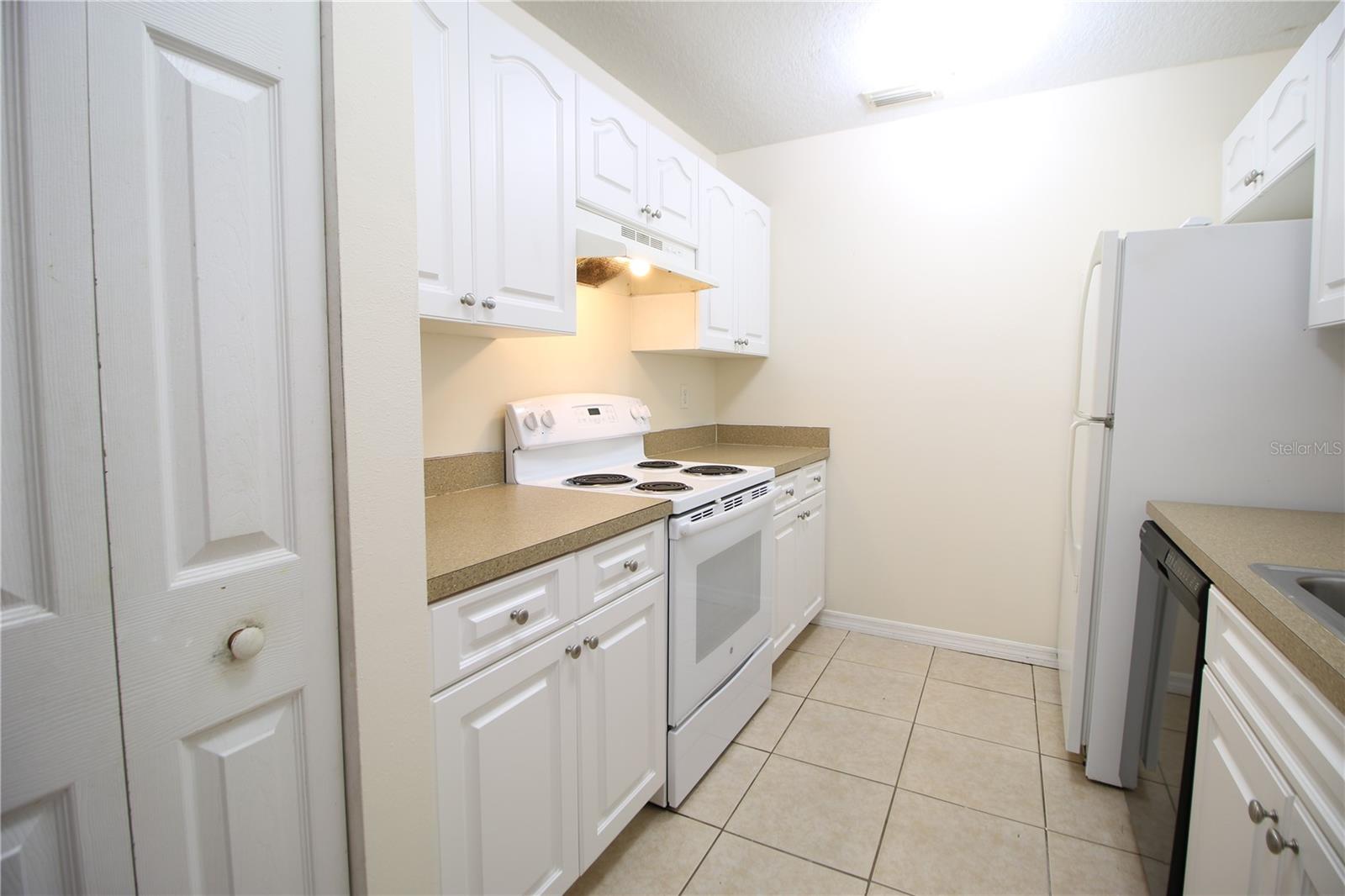 Image 4 of 22 For 720 Newton Avenue S