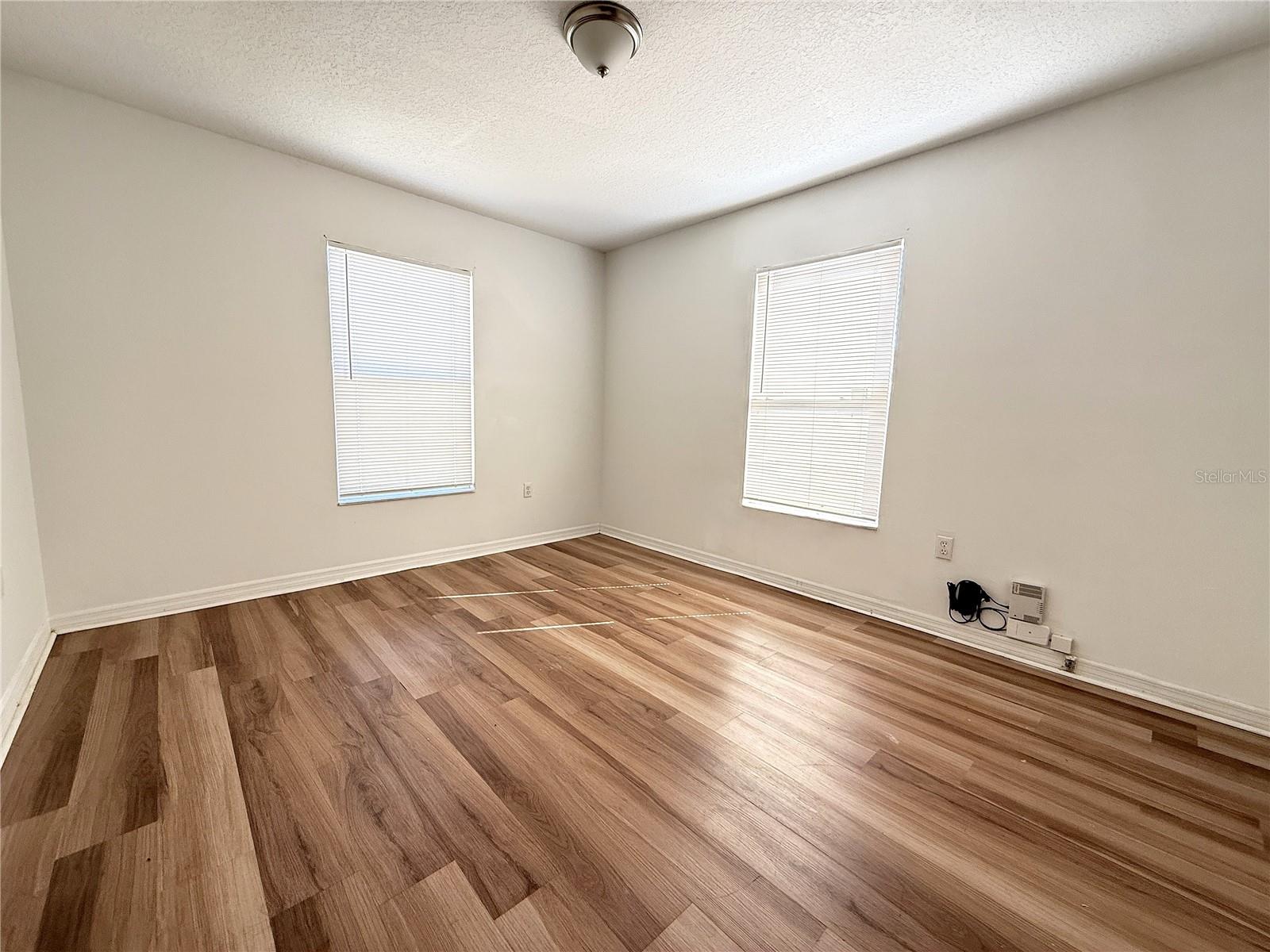 Image 8 of 22 For 720 Newton Avenue S