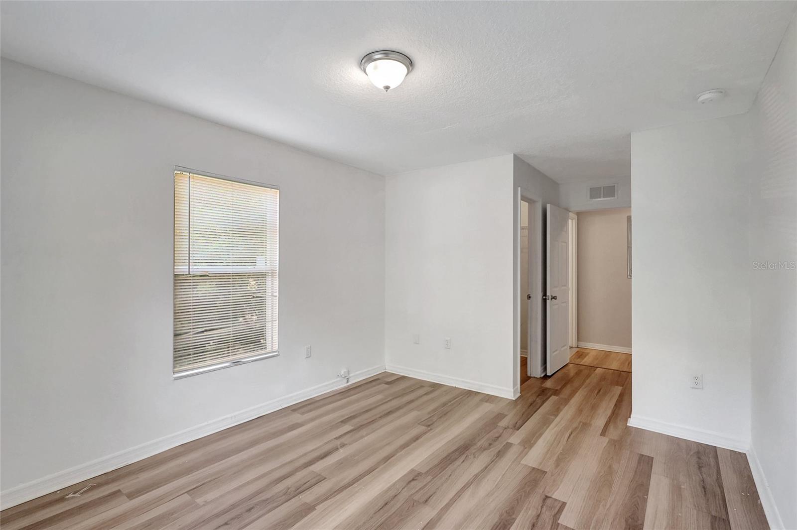 Image 9 of 22 For 720 Newton Avenue S