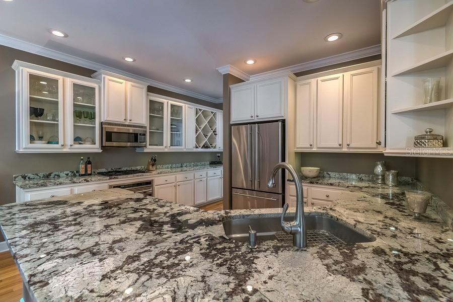 Image 3 of 24 For 3408 Bay Villa Avenue