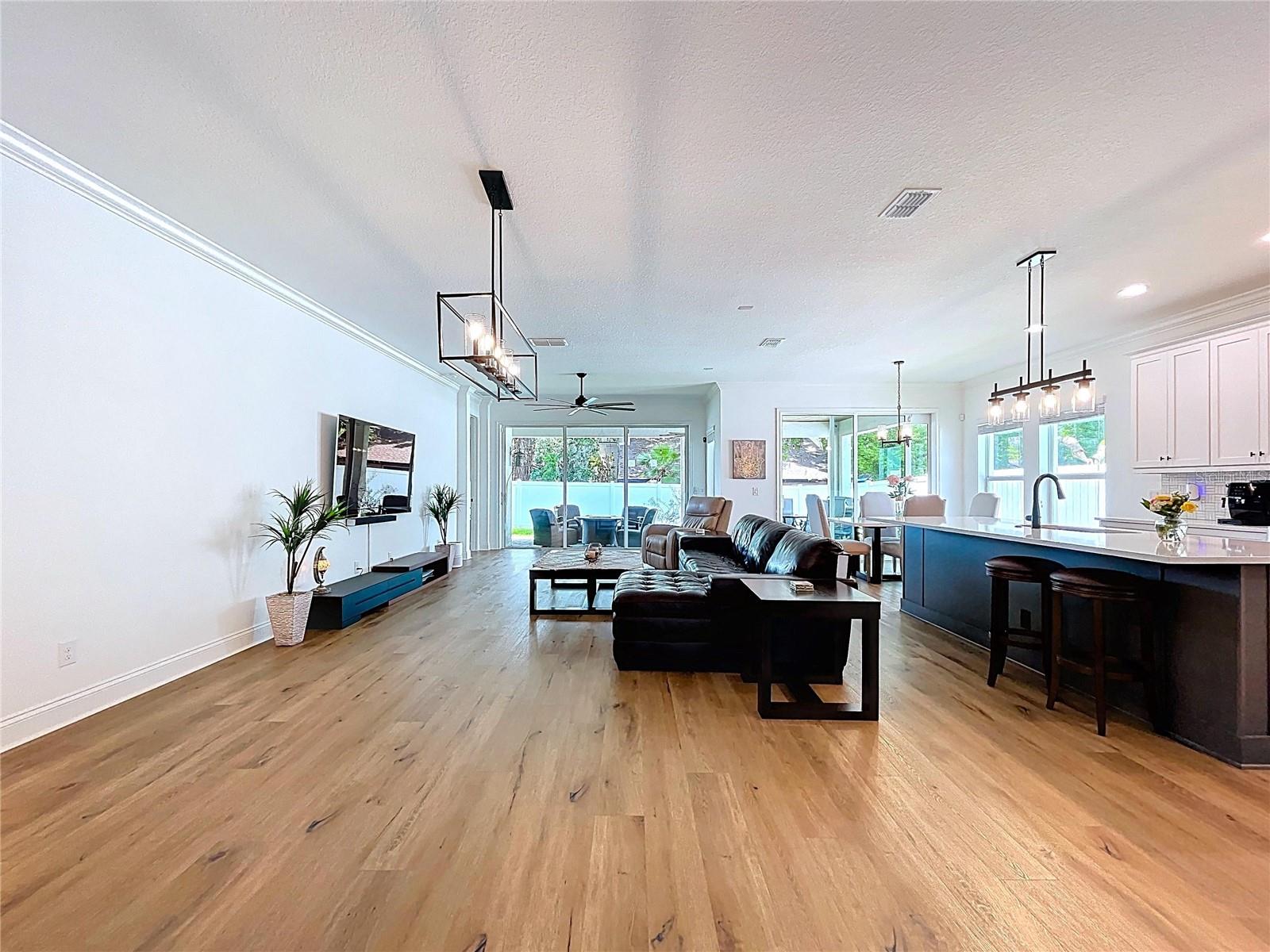 Image 13 of 27 For 929 Clearview Avenue