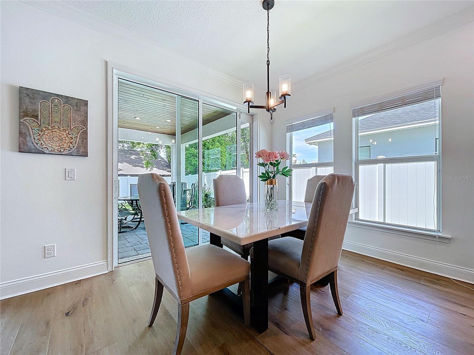 Image 16 of 27 For 929 Clearview Avenue