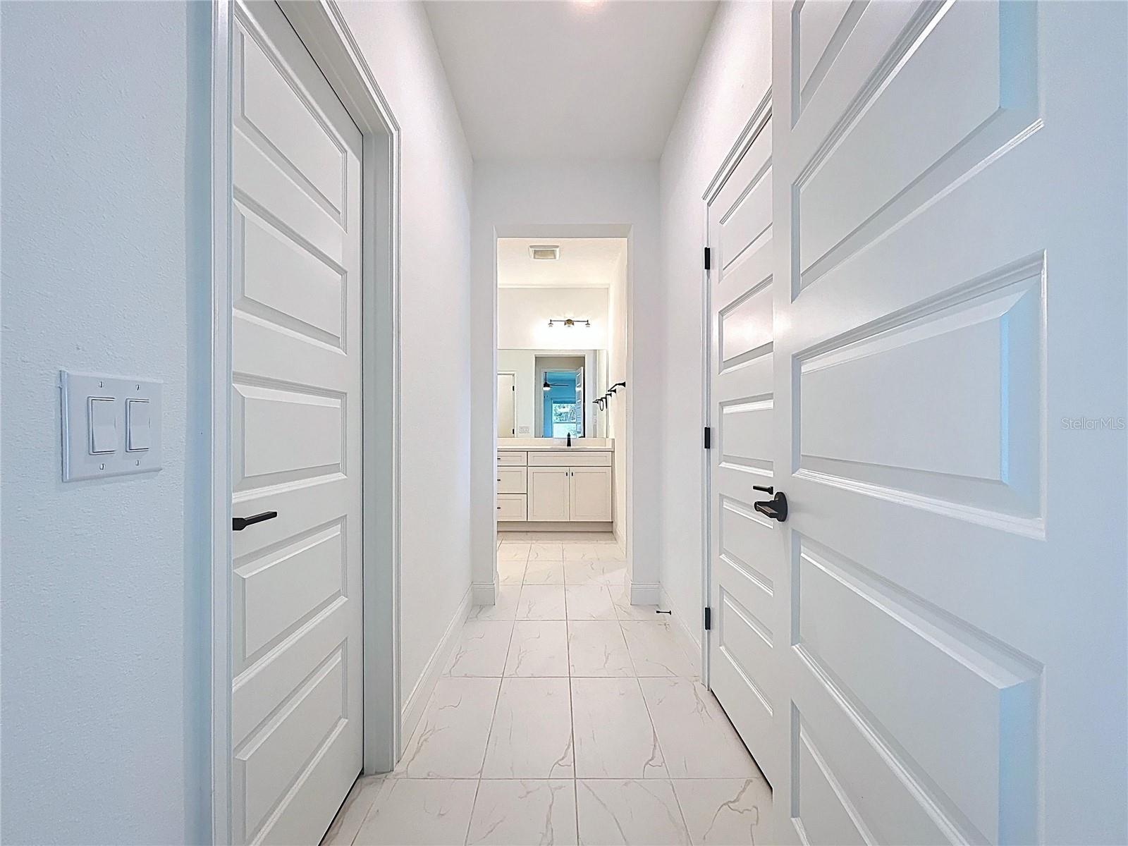 Image 22 of 27 For 929 Clearview Avenue