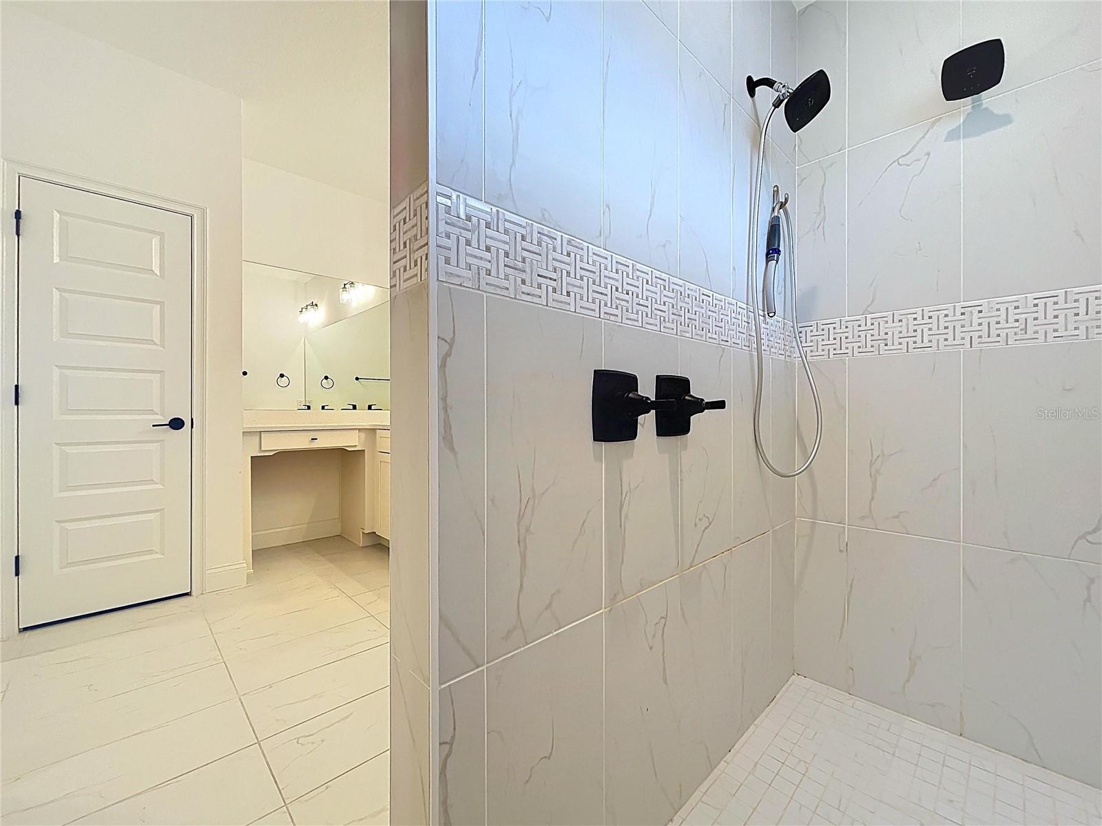 Image 24 of 27 For 929 Clearview Avenue