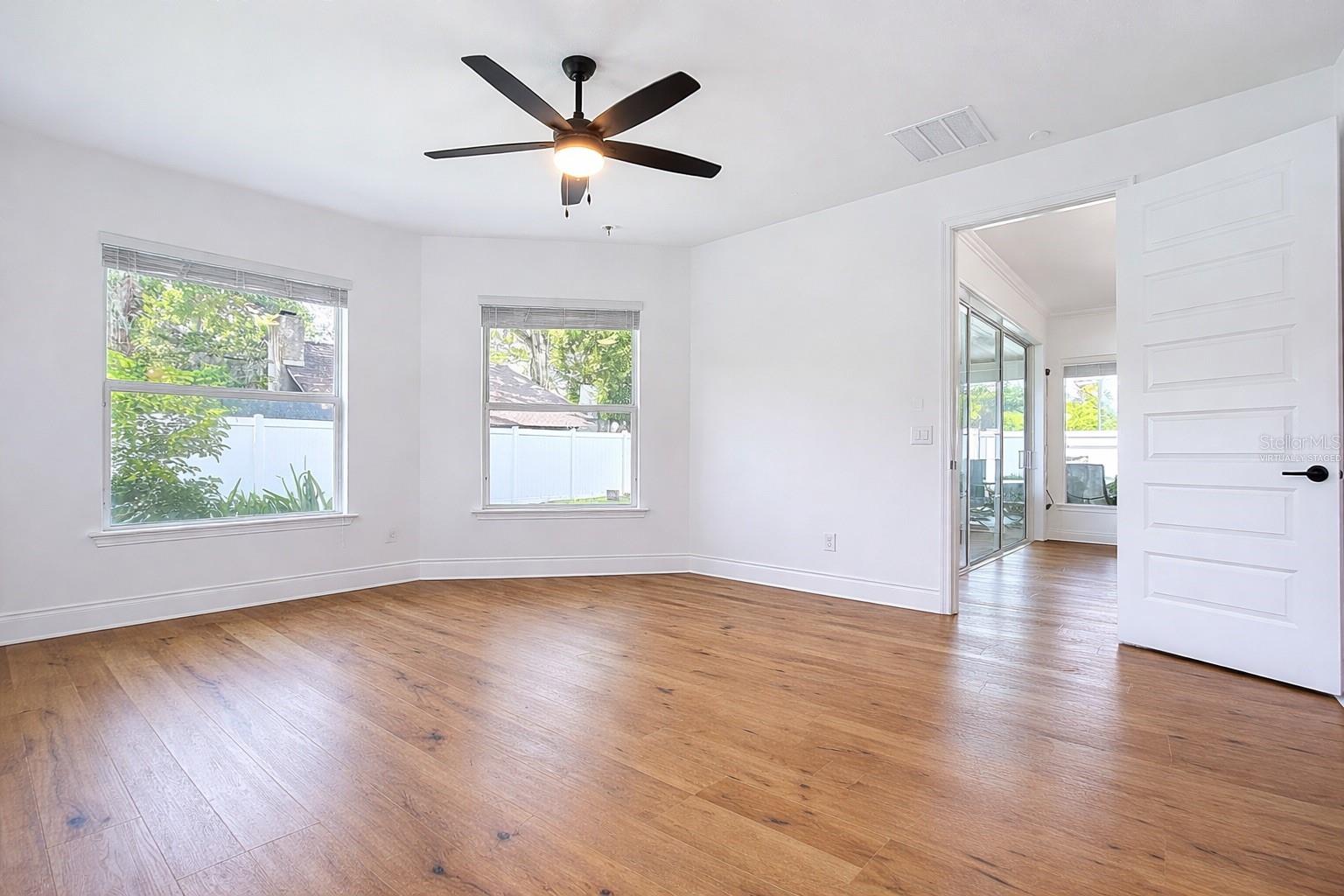 Image 26 of 27 For 929 Clearview Avenue