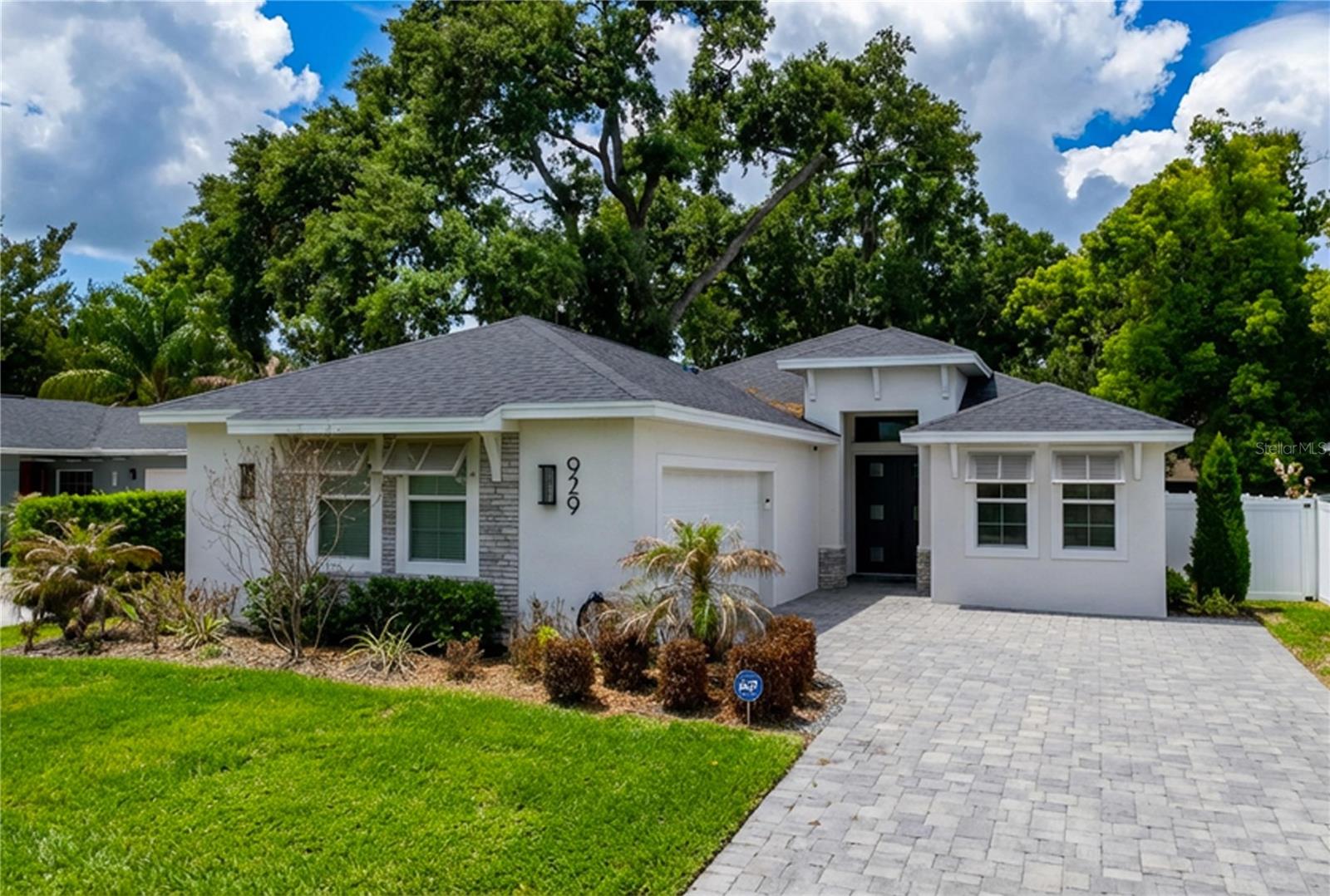 Image 4 of 27 For 929 Clearview Avenue