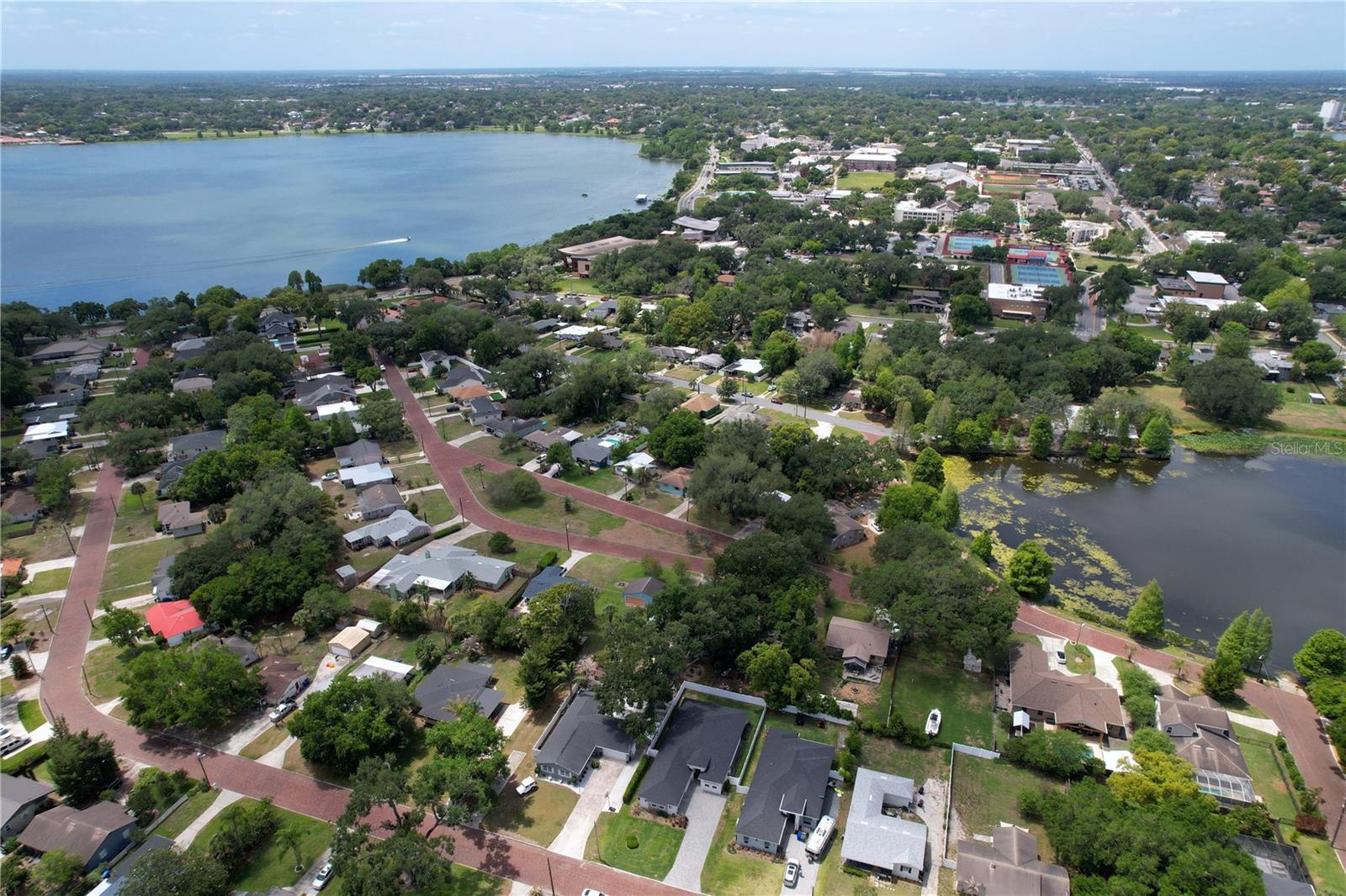 Image 7 of 27 For 929 Clearview Avenue