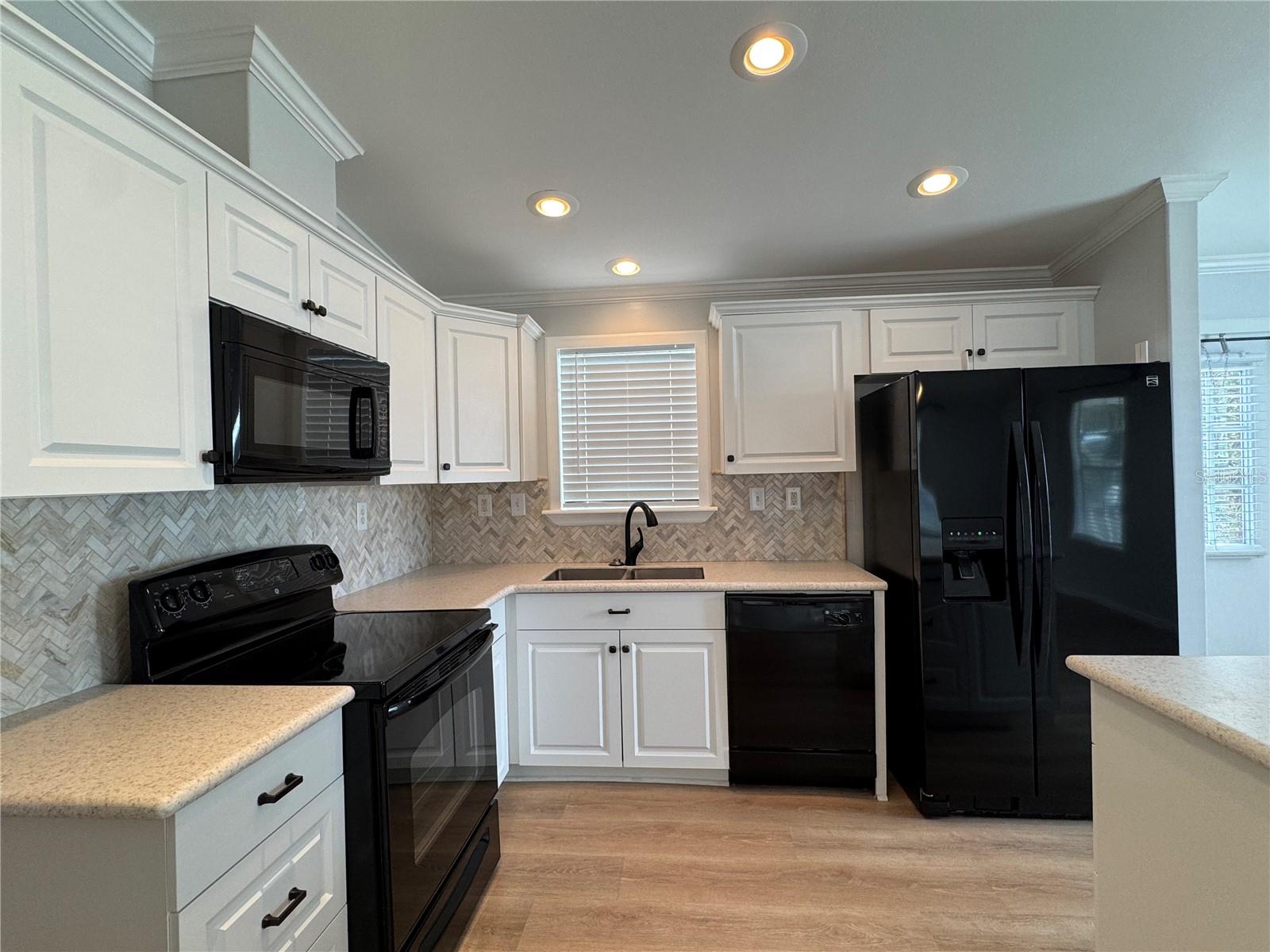 Image 17 of 32 For 3217 Old Tampa Highway