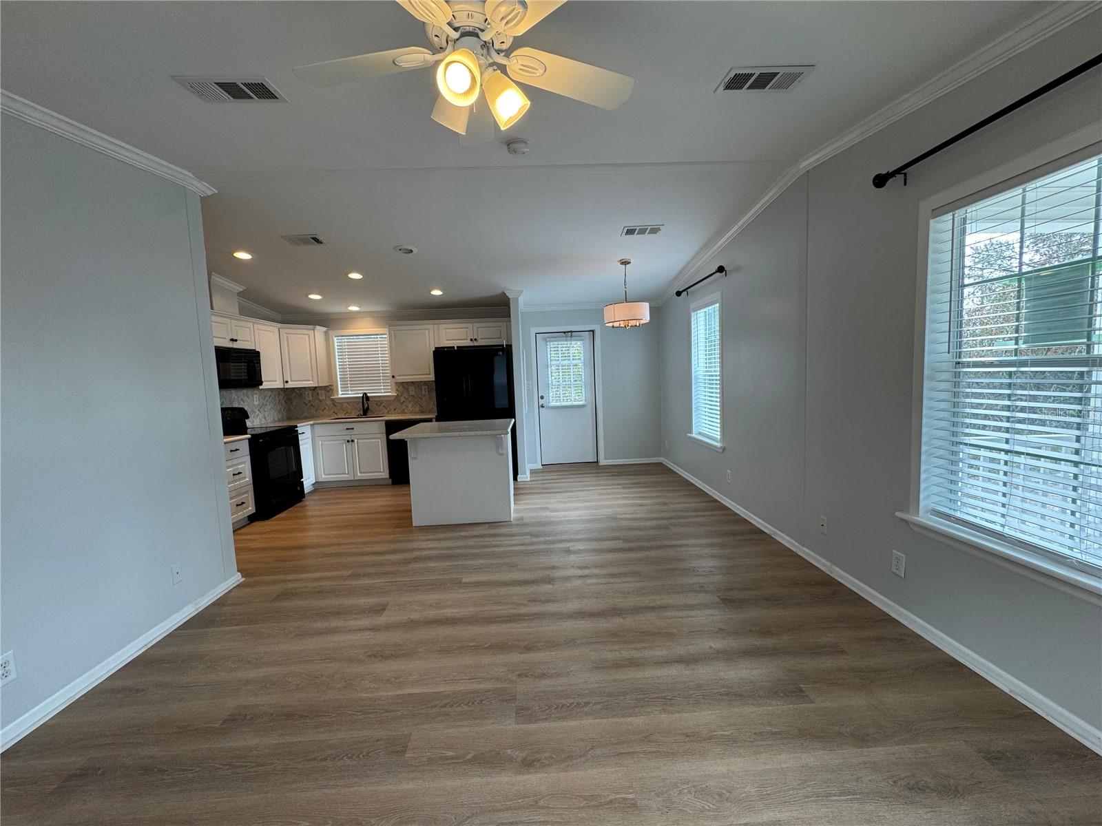 Image 19 of 32 For 3217 Old Tampa Highway