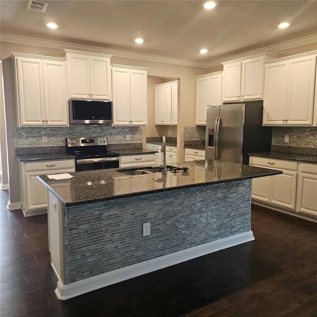 Image 7 of 16 For 10606 Bahama Woodstar Court