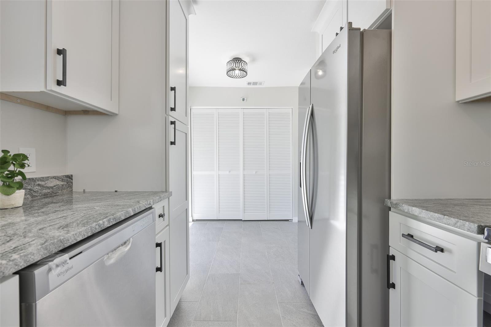 Image 17 of 36 For 6412 Rockpointe Drive