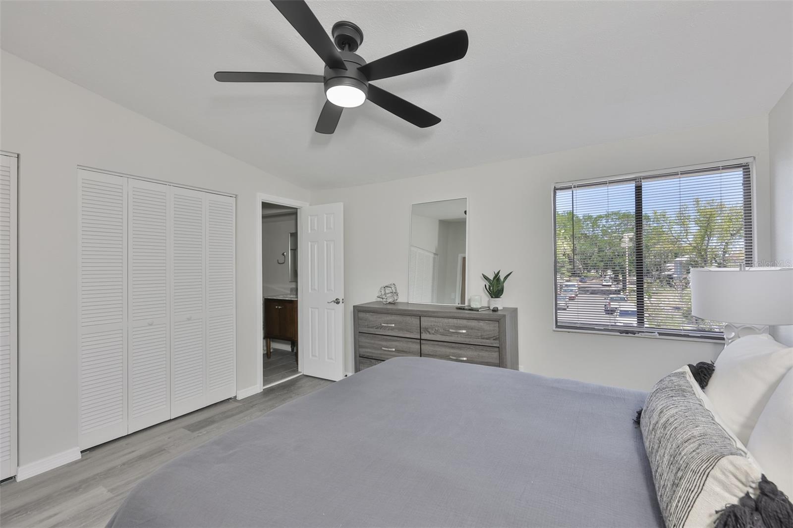 Image 23 of 36 For 6412 Rockpointe Drive