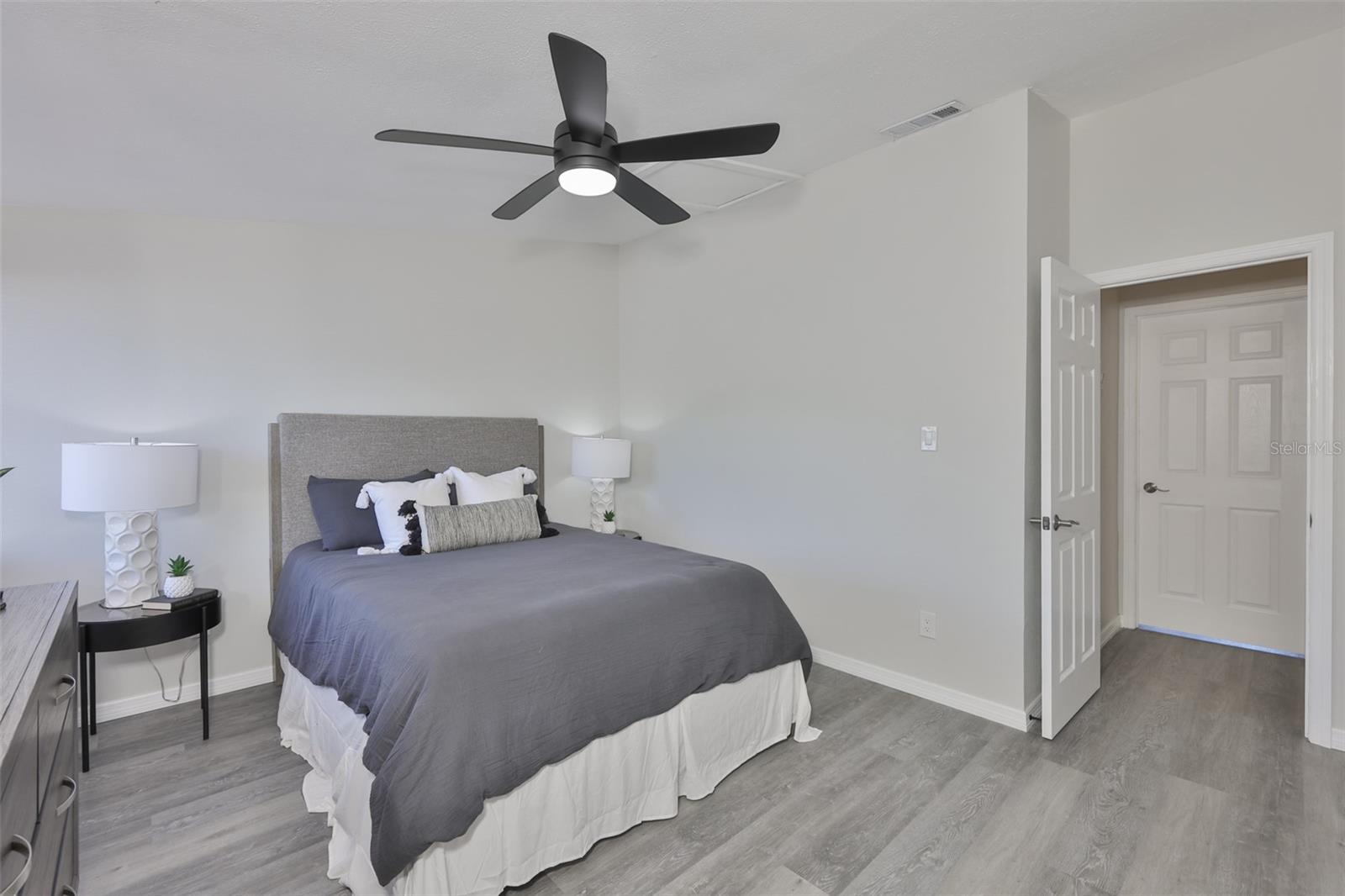 Image 24 of 36 For 6412 Rockpointe Drive