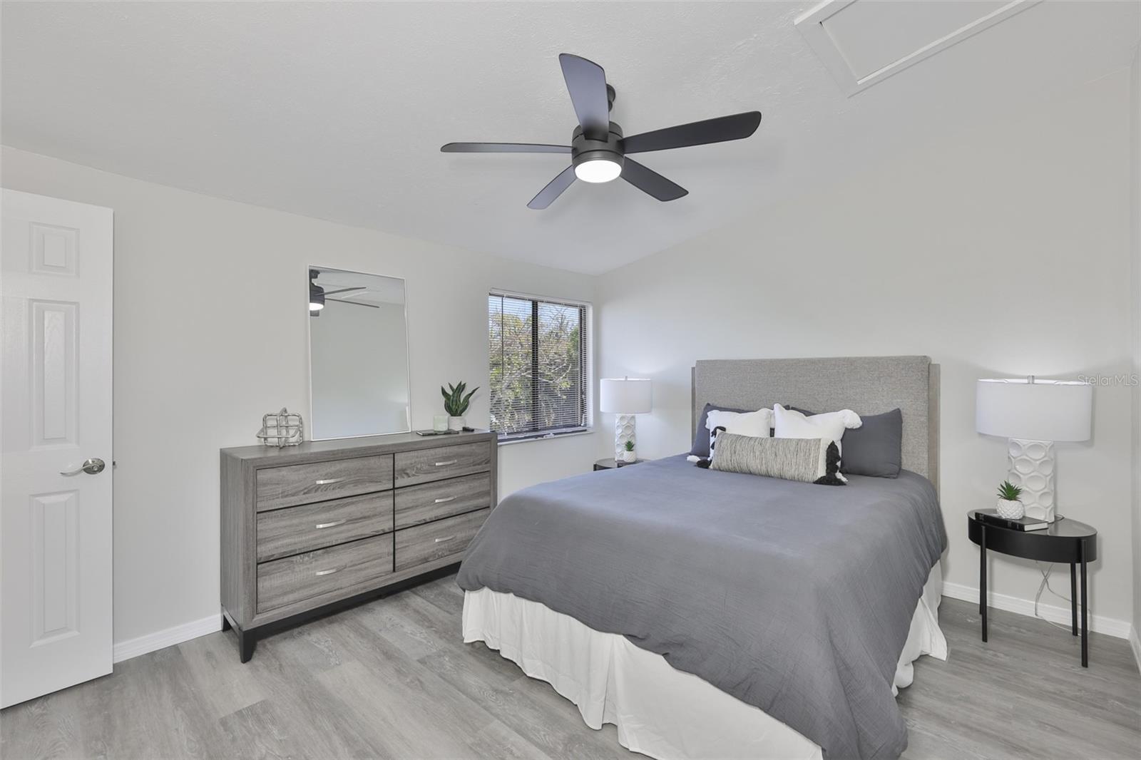 Image 26 of 36 For 6412 Rockpointe Drive