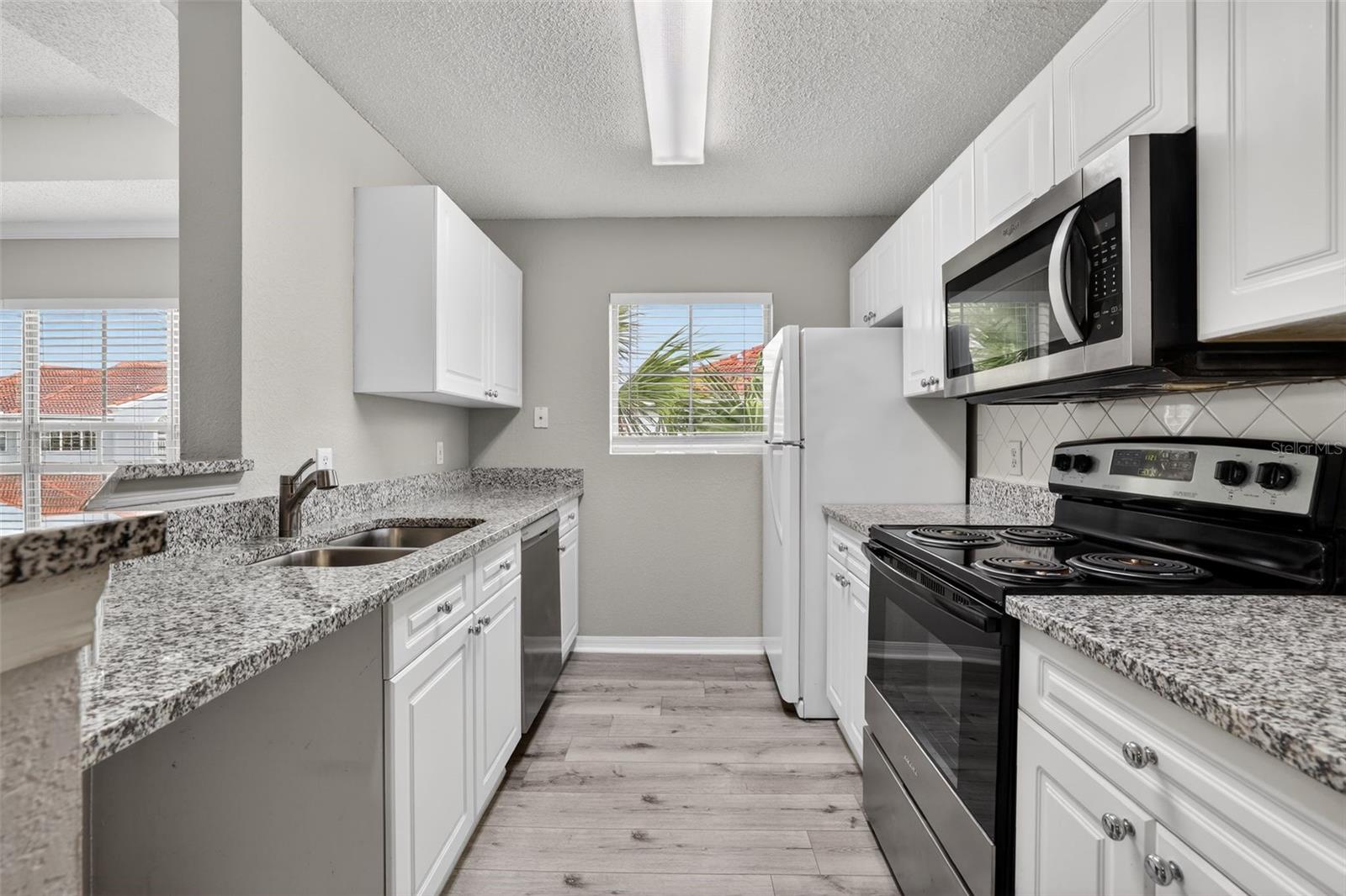 Image 11 of 22 For 18001 Richmond Place Drive 332