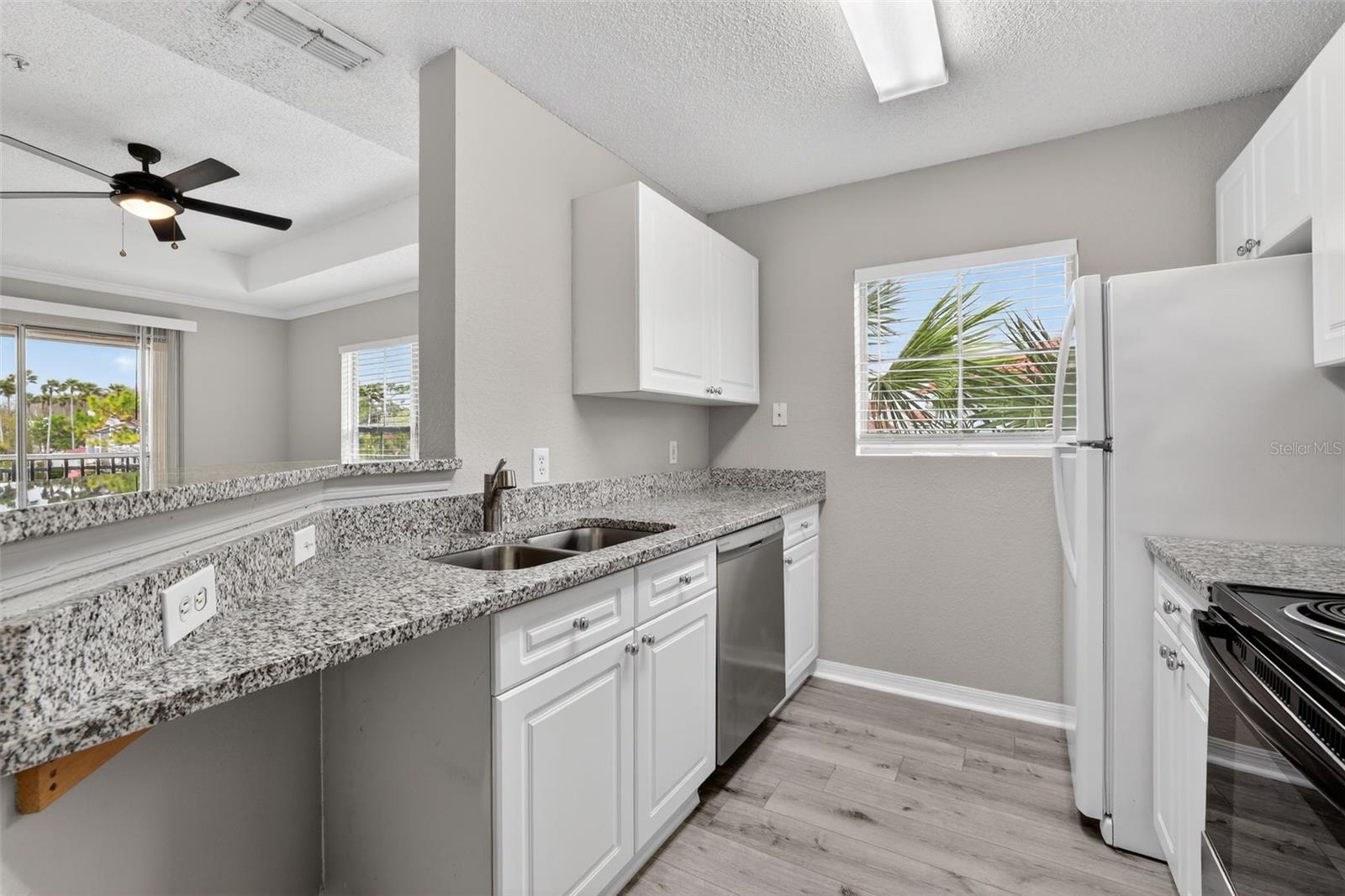 Image 12 of 22 For 18001 Richmond Place Drive 332