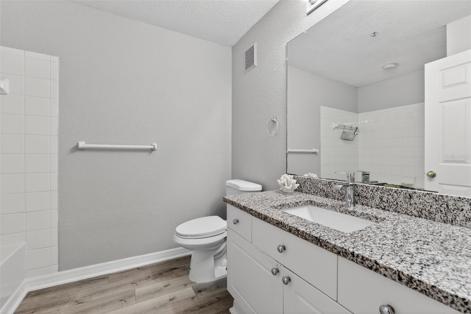 Image 16 of 22 For 18001 Richmond Place Drive 332