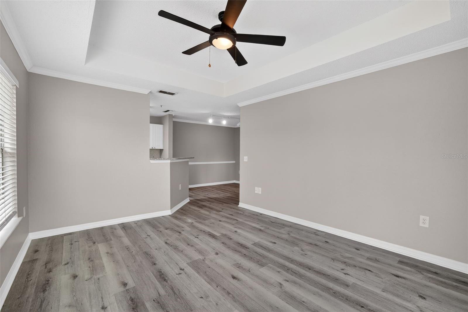 Image 6 of 22 For 18001 Richmond Place Drive 332