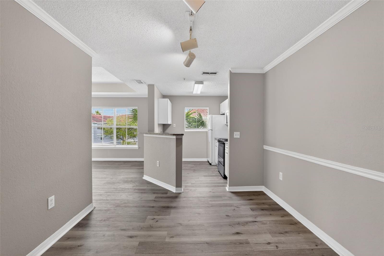 Image 9 of 22 For 18001 Richmond Place Drive 332