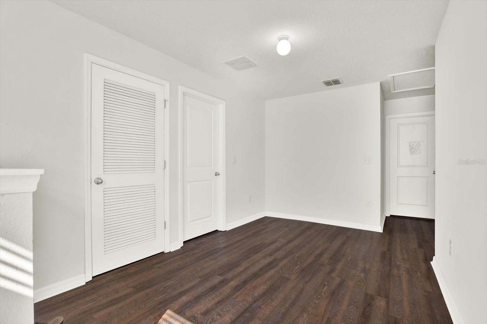 Image 15 of 33 For 10219 Hawk Storm Avenue