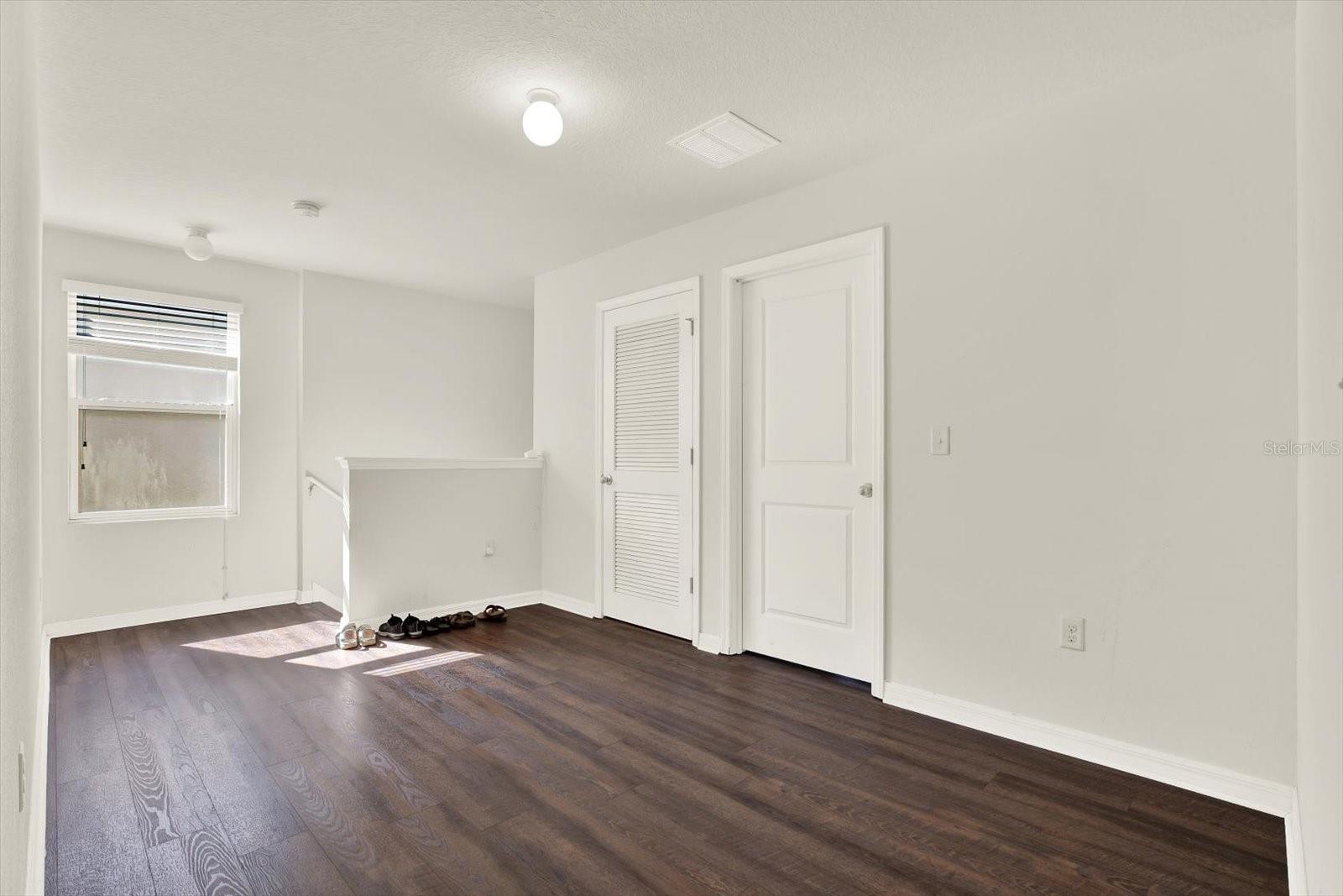 Image 16 of 33 For 10219 Hawk Storm Avenue