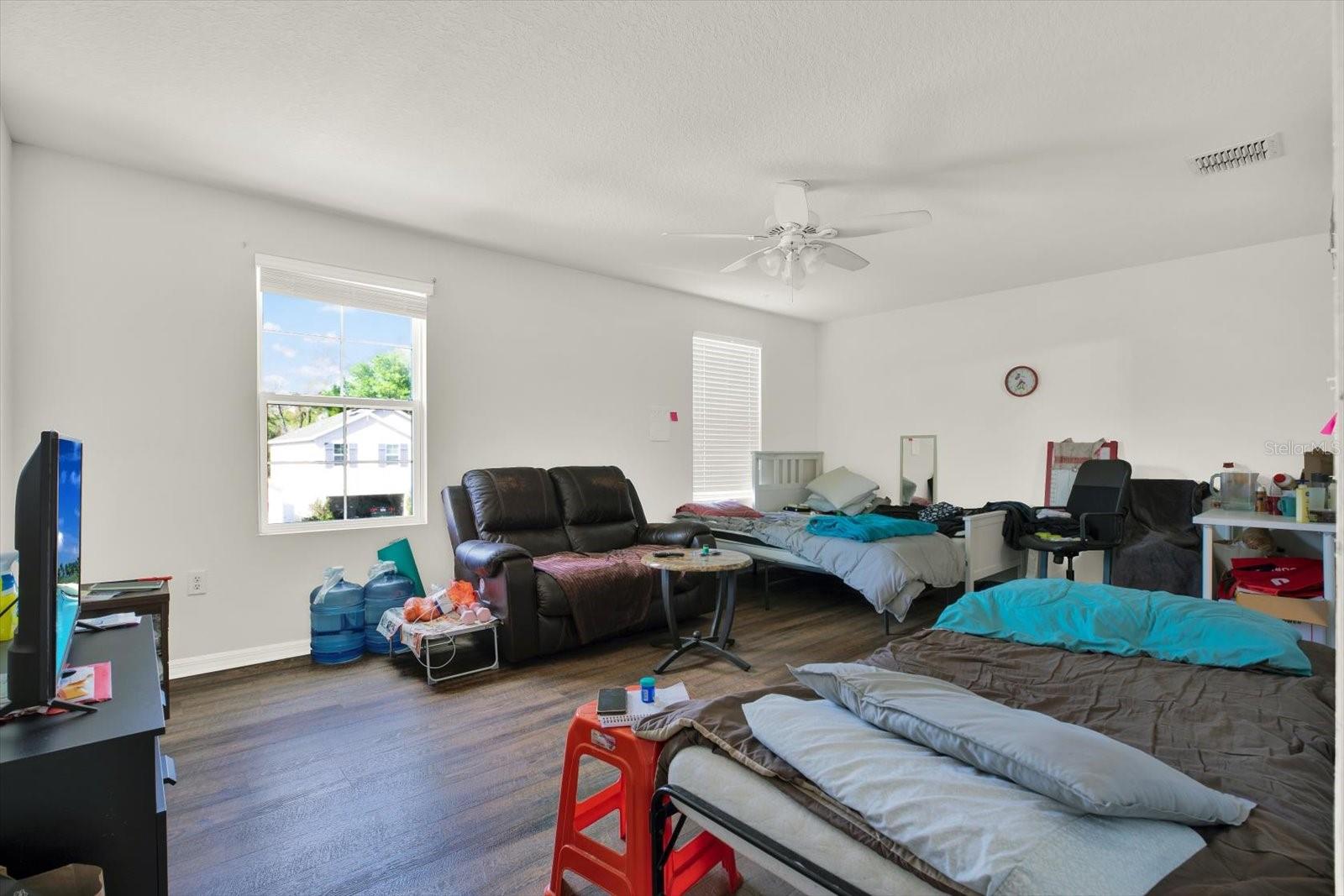 Image 17 of 33 For 10219 Hawk Storm Avenue