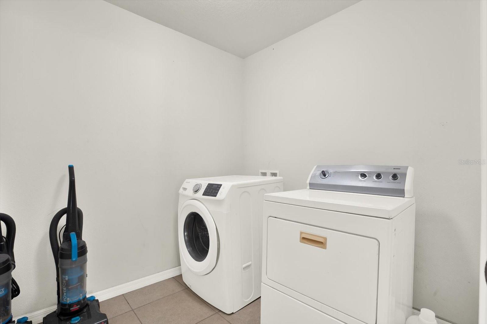 Image 24 of 33 For 10219 Hawk Storm Avenue