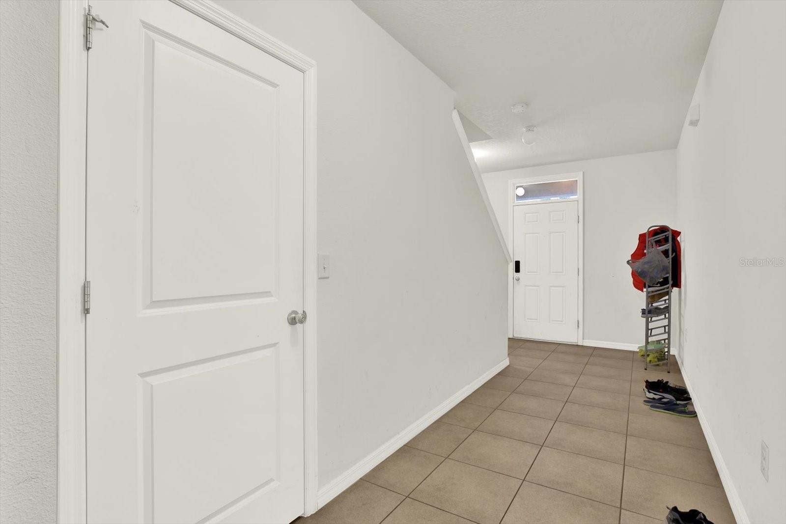 Image 4 of 33 For 10219 Hawk Storm Avenue